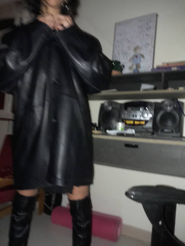 کت چرم - نما ۲