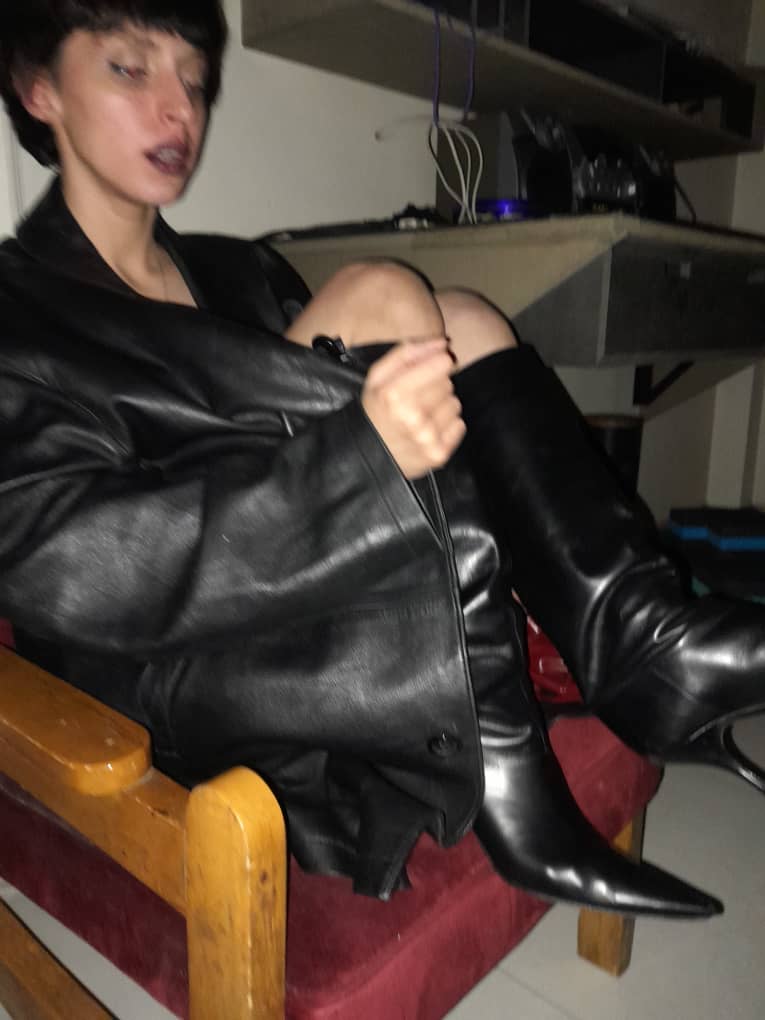 کت چرم - نما ۶